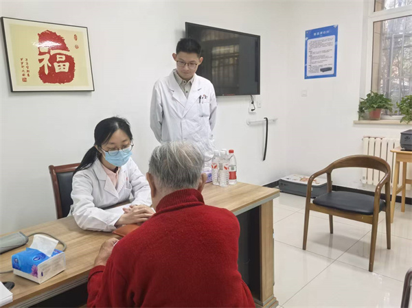 東方焦點 | 內(nèi)通外調(diào)護健康，聯(lián)合義診惠老兵——北京中醫(yī)藥大學東方醫(yī)院開展健康咨詢服務